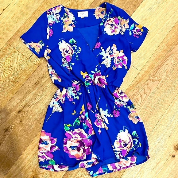 Everly floral summer romper in small - Picture 2 of 5